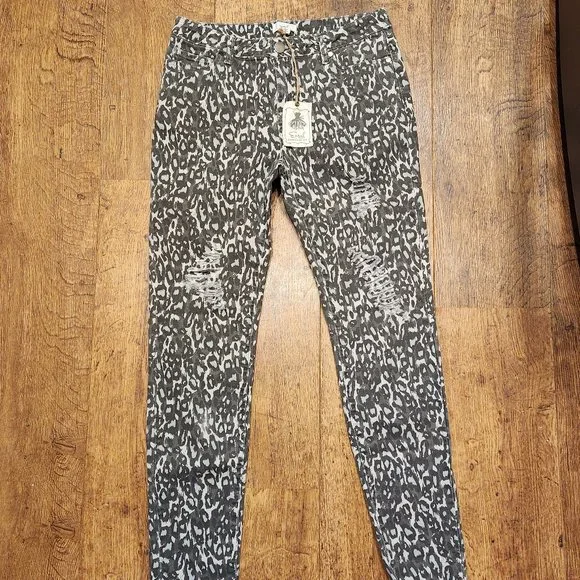 EASEL Gray Animal Print Skinny Distressed Jeans - Large - NWT NEW - Picture 2 of 4